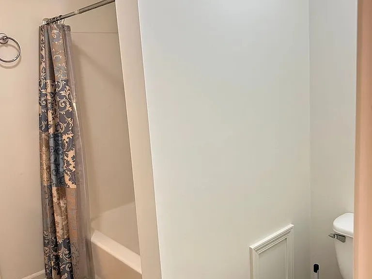 211 Greenbriar Dr — Photo 12