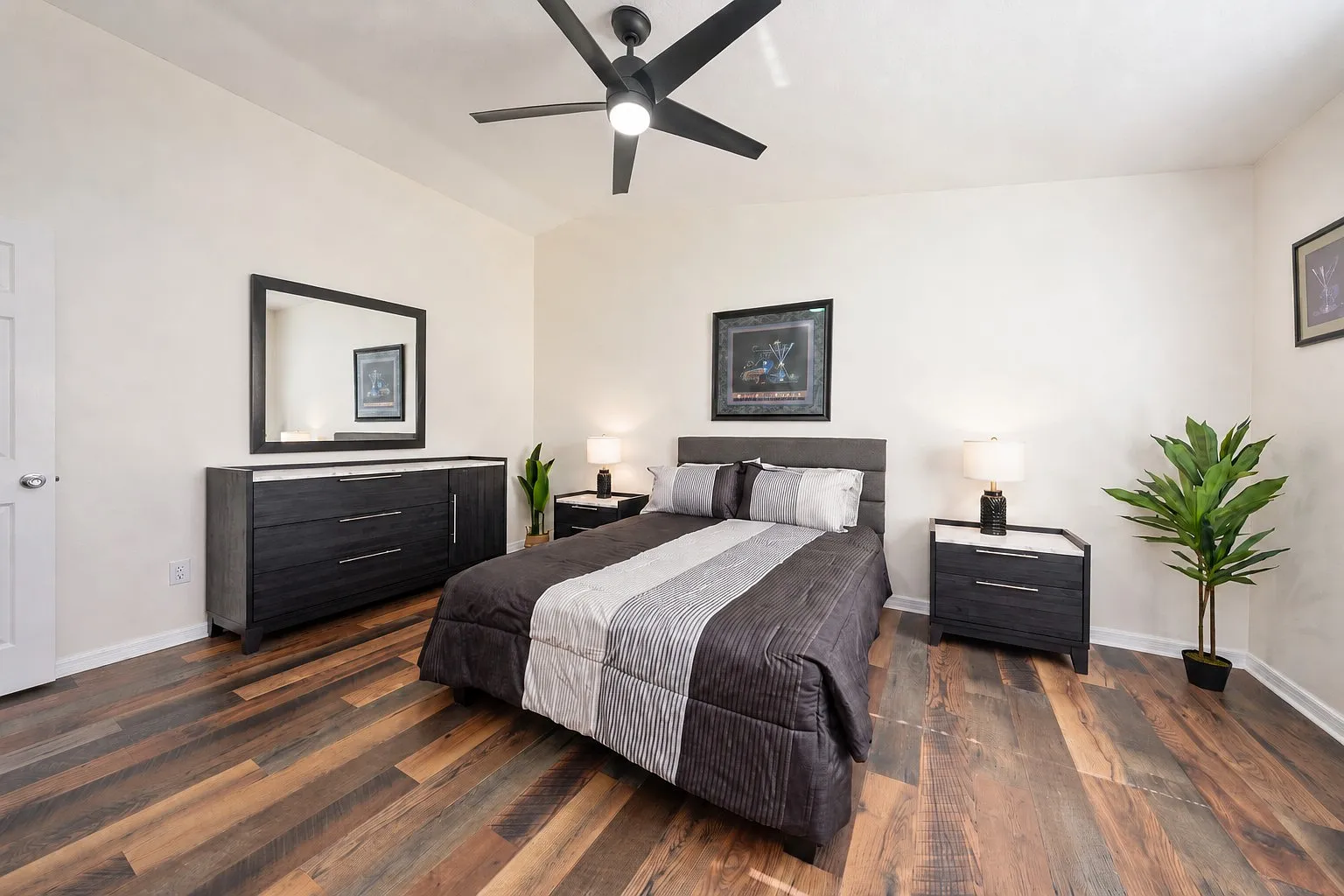 2 bed, 1156 sqft, $3,200 — Photo 3