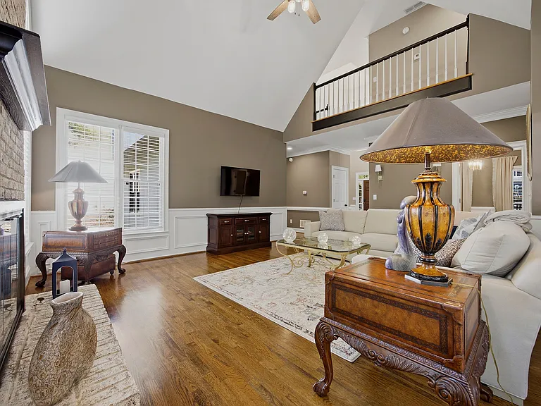 10530 Tuxford Dr — Photo 6