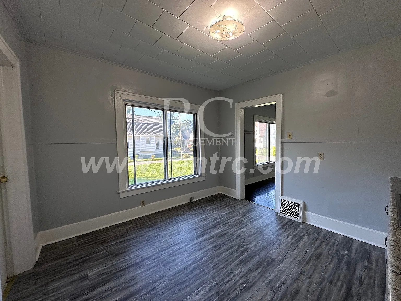 2 bed, 1000 sqft, $800 — Photo 3