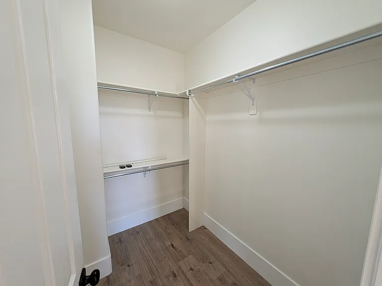 8743 N Franklin Dr — Photo 38