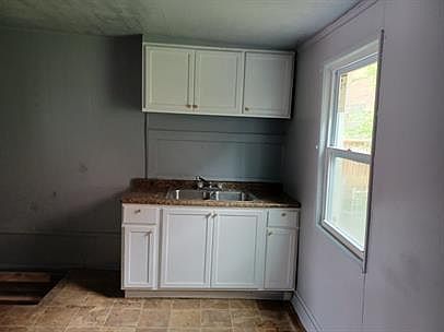 3rd image of 1361 E 45th St #1363