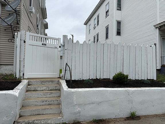3rd image of 436 Auburn St APT 3