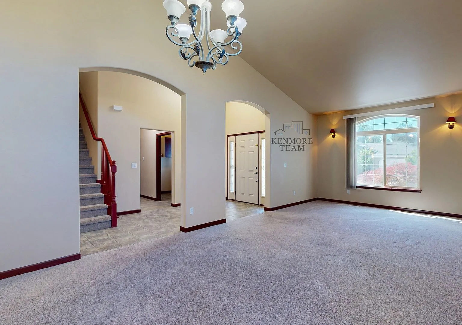 4 Bedroom, 3.5 Bath House in Kennewick — Photo 2