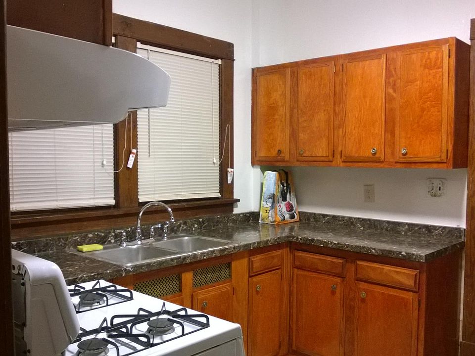 2nd image of 5 E Willow St