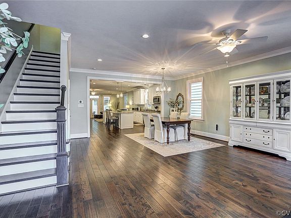 4th image of 613 W 28th St