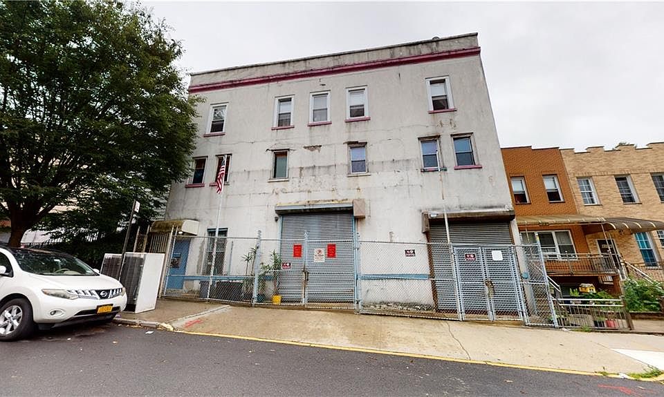 1st image of 316 22nd St