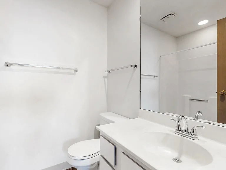 Washington Manor — Photo 35