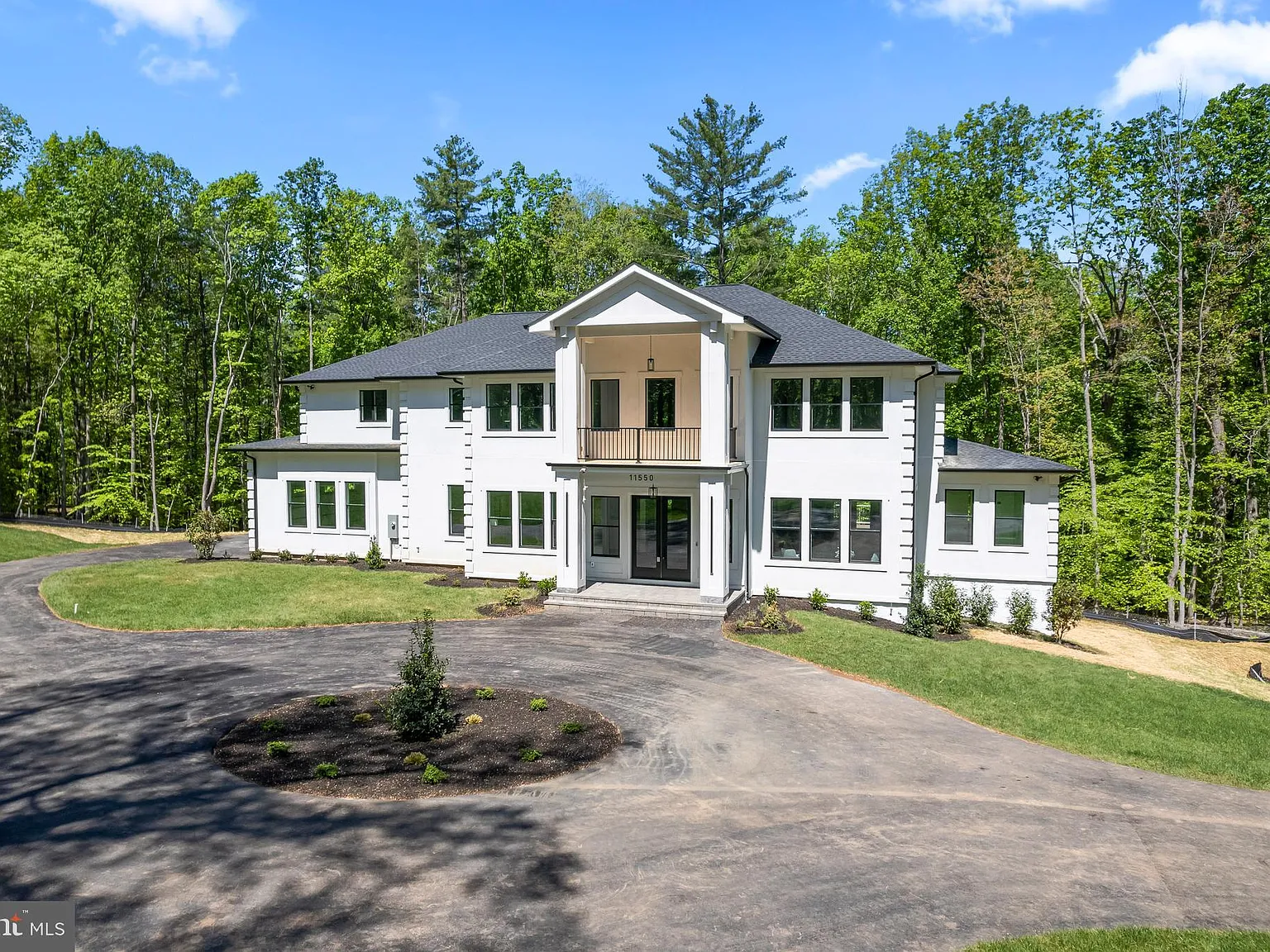 6 bed, 8.0 bath, 9085 sqft, $6,500 — Photo 1