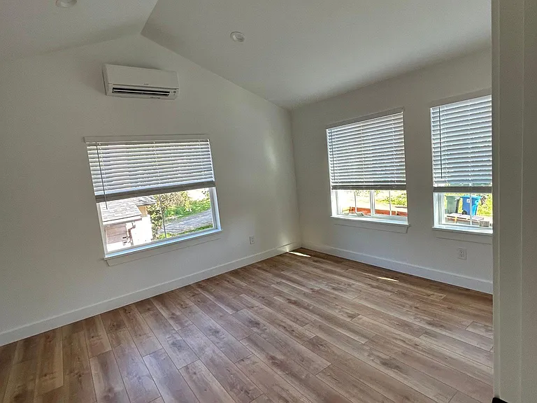 3508 NE 134th St — Photo 14