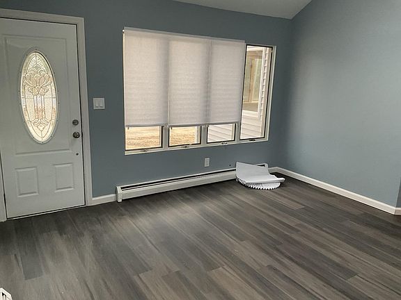 4th image of 83 Brooksite Dr