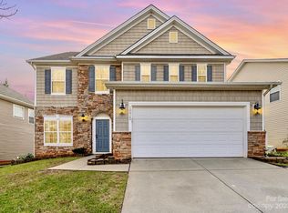 10915 Kinnairds St, Charlotte, NC 28278