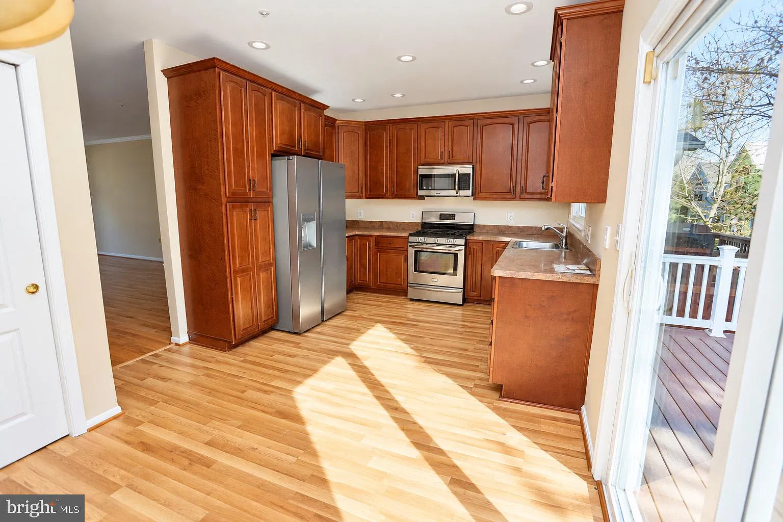 4 bed, 3.5 bath, 1812 sqft, $2,900 — Photo 2