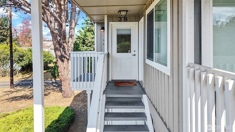 4th image of 1930 Lawrence Street #38