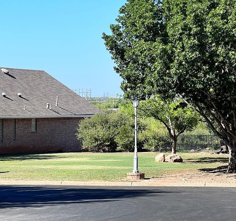 1st image of 4 Southridge Dr #4