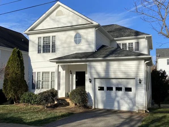 923 Raymond Rd, Charlottesville, VA 22902