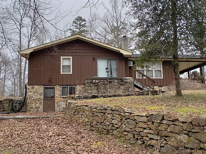 2nd image of 664 Carter Town Rd