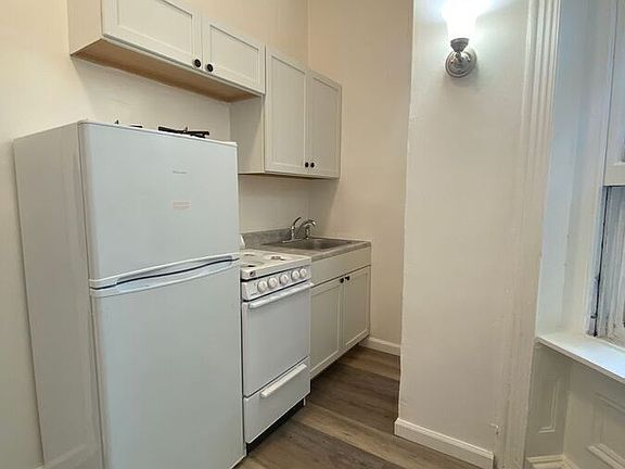 4th image of 3620 Baring St #1F