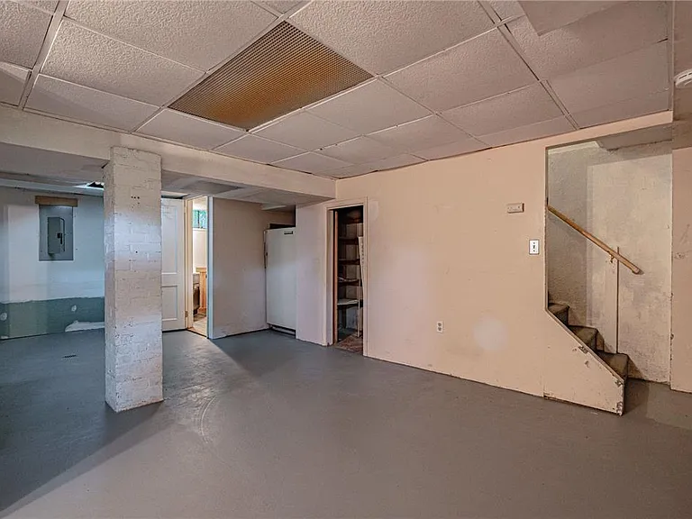 422 N 26th St — Photo 27