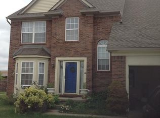 31196 Cedar Ridge Ln, Madison Heights, MI 48071