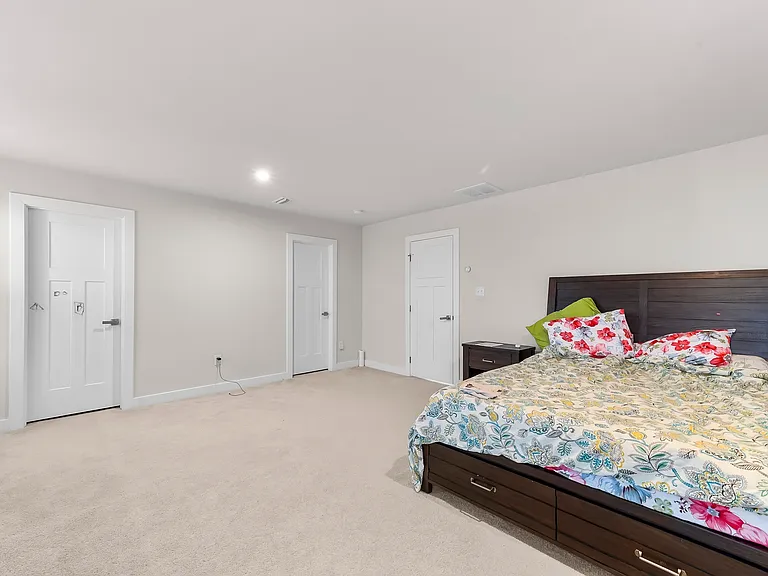 305 Goodwick Dr — Photo 19