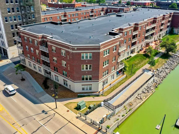118 S Washington St APT 301B, Green Bay, WI 54301