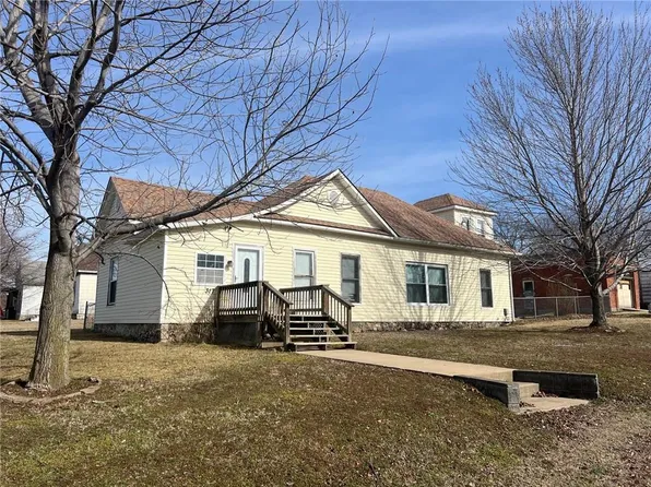 317 W 12th St, Galena, KS 66739