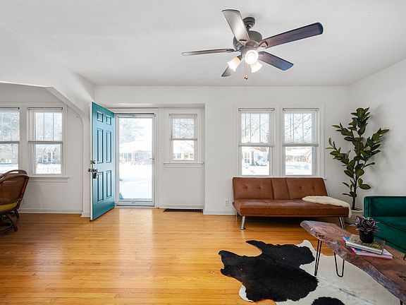 3rd image of 6041 Norwaldo Ave