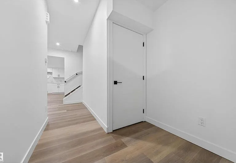 5213 104a St NW #BASEMENT — Photo 5