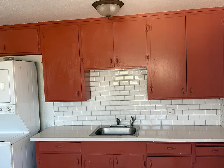 141 Starr Ave — Photo 7