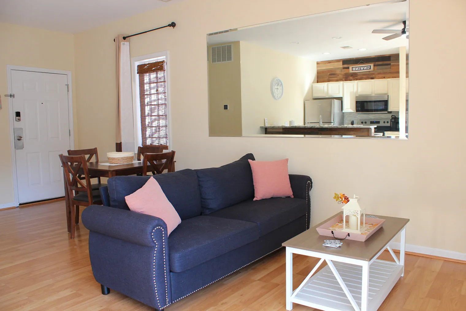 2 bed, 2.0 bath, 753 sqft, $2,662 — Photo 3