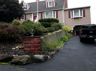 8 Roosevelt Ave, Troy, NY 12180