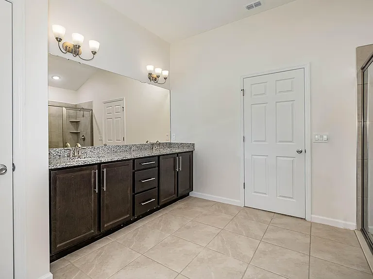 374 Evergreen St NE — Photo 6