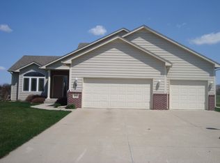 653 Hawk Cir, Dakota Dunes, SD 57049