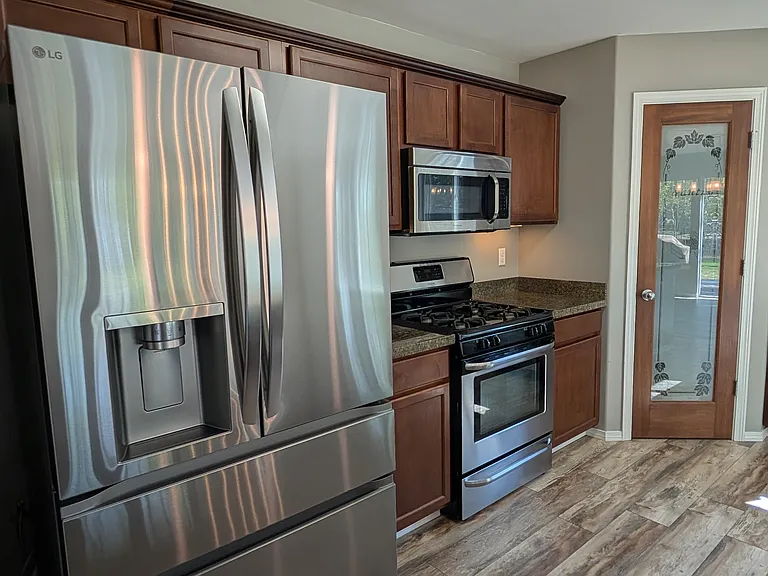 12934 Rosser Dr — Photo 9