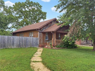 203 S Sycamore St, Iola, KS, 66749