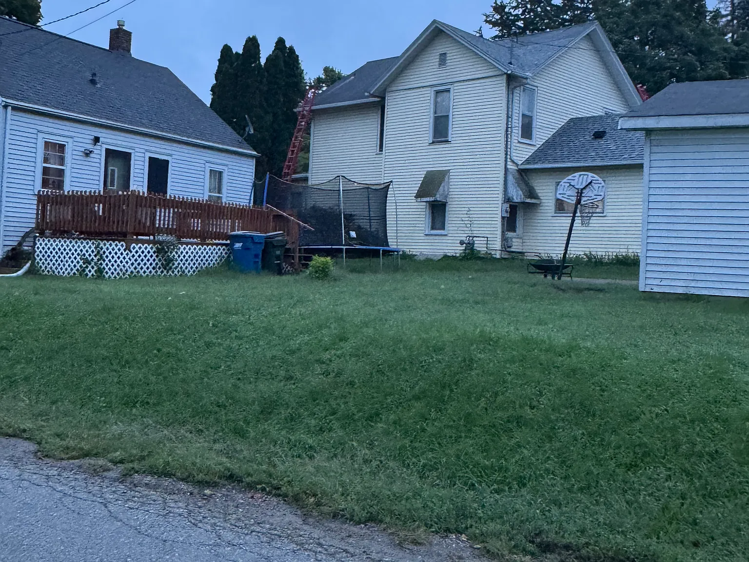 1326 Lucas St — Photo 3