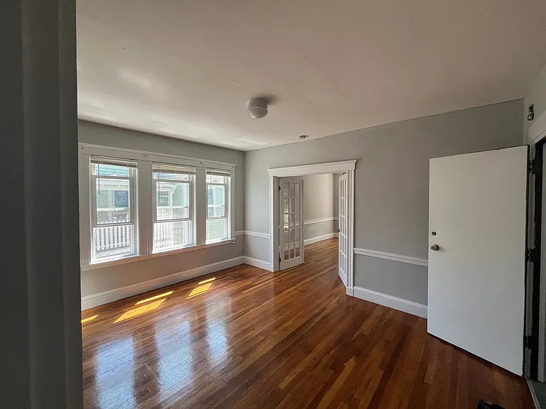 3 Bardwell St #2 — Photo 4