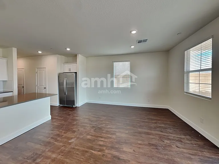 252 Yasmin Daylily Pl — Photo 5