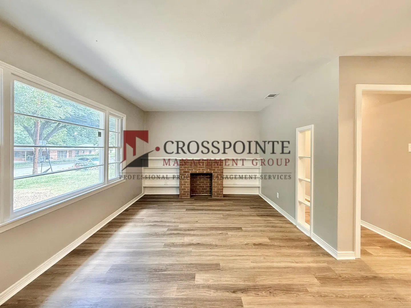 Charming 2 Bedroom, 1 Bathroom Home with a Bonus Room! — Photo 3