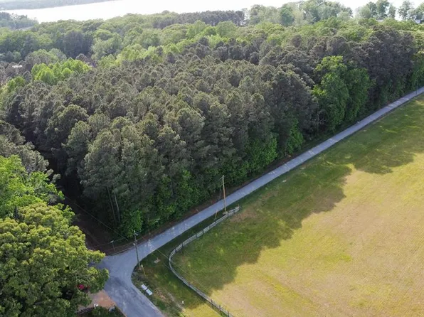 10 Black Stump Rd, Weems, VA 22576