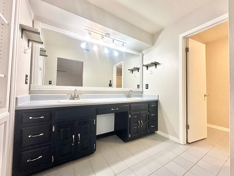 2829 Bailey Ln — Photo 15