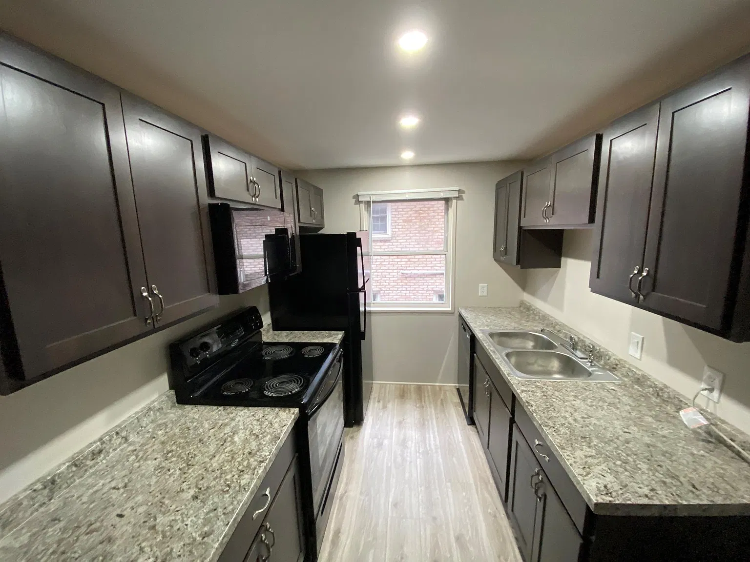 2 bed, 700 sqft, $1,200 — Photo 1