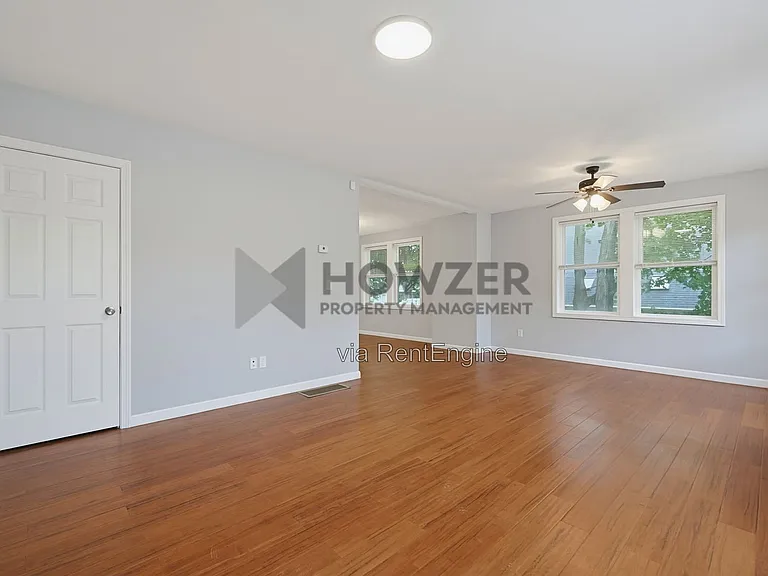 4 Johnson St #B — Photo 16