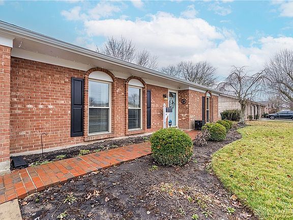 4th image of 4034 Woodridge Dr