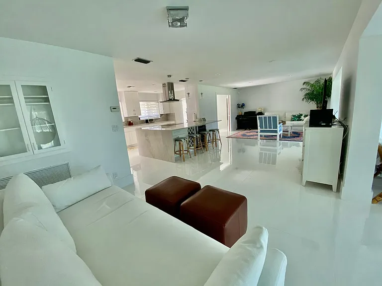 114 N Atlantic Dr — Photo 32