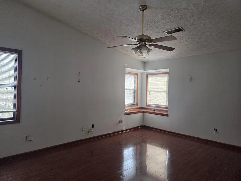 5625 Princeton Oaks Dr — Photo 9