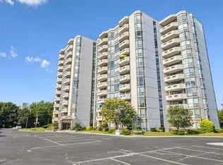5090 Pinedale Ave #302, Burlington, ON