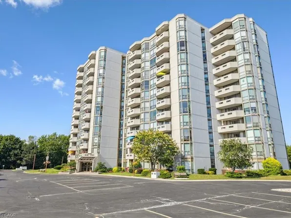 5090 Pinedale Ave #302, Burlington, ON L7L 5V8