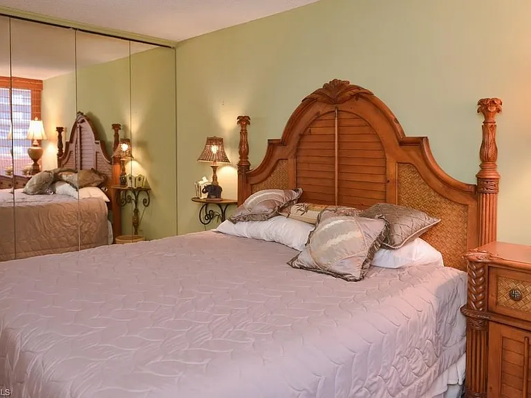 4001 Gulf Shore Blvd N #500 — Photo 14